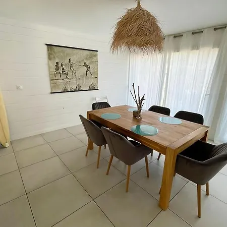 Holiday home Welcoming New Architects House With Jacuzzi *