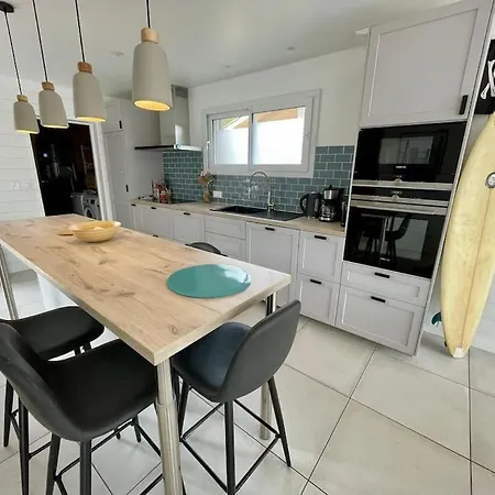 Holiday home Welcoming New Architects House With Jacuzzi