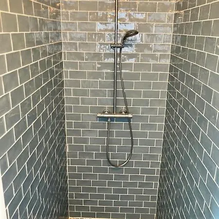 Welcoming New Architects House With Jacuzzi Hourtin